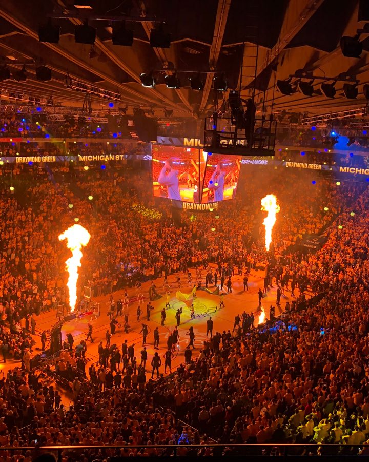 Concert crowd lit up